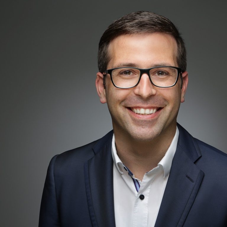 Roberto Bauer HR Beratung
HR Beratung Mittelstand
Excel Automatisierung Unternehmen
Prozessoptimierung KMU